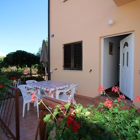 Apartment Liliana Near Beach Poreč Buitenkant foto
